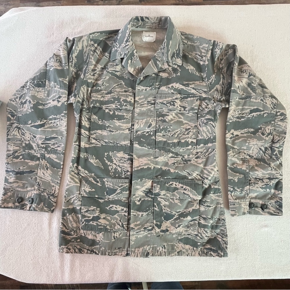 US Military USAF Digi Camo Mens Utility Jacket - Size 36L